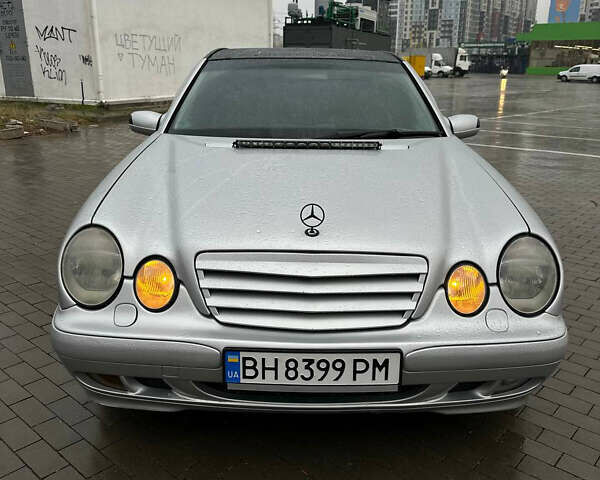 Сірий Мерседес Е-Клас, об'ємом двигуна 3 л та пробігом 382 тис. км за 5000 $, фото 3 на Automoto.ua