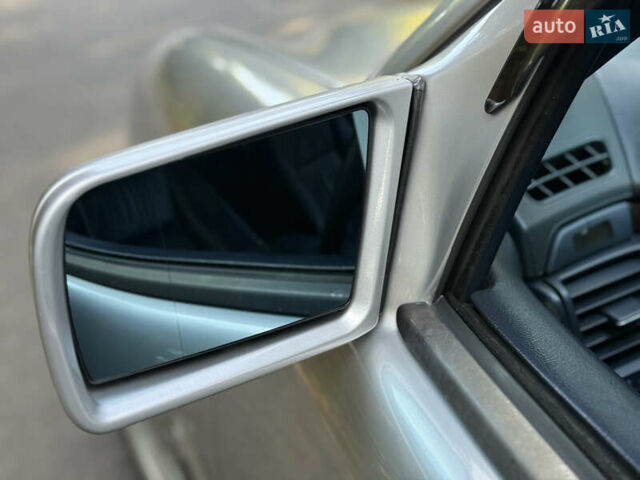 Сірий Мерседес Е-Клас, об'ємом двигуна 3.2 л та пробігом 353 тис. км за 6000 $, фото 28 на Automoto.ua