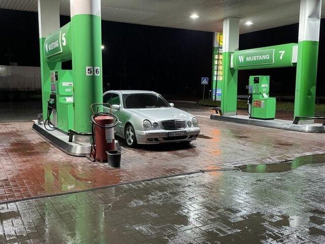 Мерседес Е-Класс 1998 в Киеве на Automoto.ua Серый Мерседес Е-Класс, объемом двигателя 3 л и пробегом 227 тыс. км за 4900 $, фото 10 на Automoto.ua