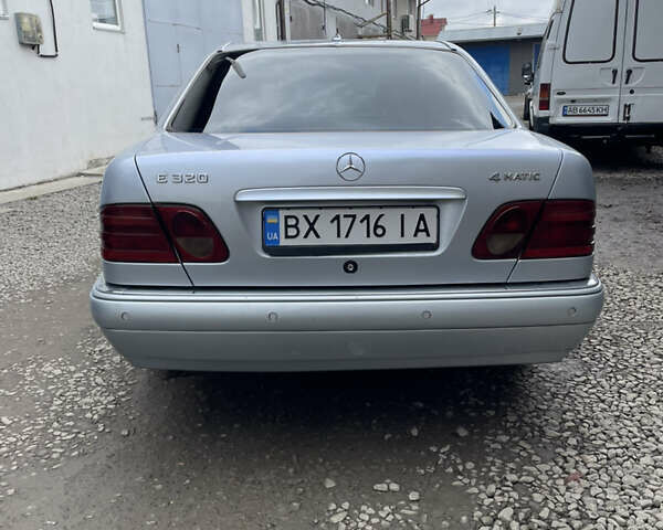 Серый Мерседес Е-Класс, объемом двигателя 3.2 л и пробегом 380 тыс. км за 2750 $, фото 5 на Automoto.ua