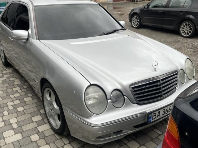Мерседес Е-Класс 1998 в Киеве на Automoto.ua Серый Мерседес Е-Класс, объемом двигателя 3 л и пробегом 227 тыс. км за 4900 $, фото 1 на Automoto.ua