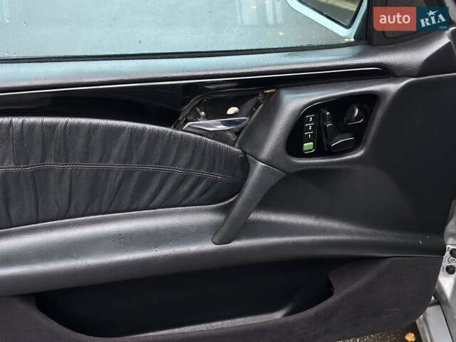 Сірий Мерседес Е-Клас, об'ємом двигуна 3 л та пробігом 382 тис. км за 5000 $, фото 13 на Automoto.ua