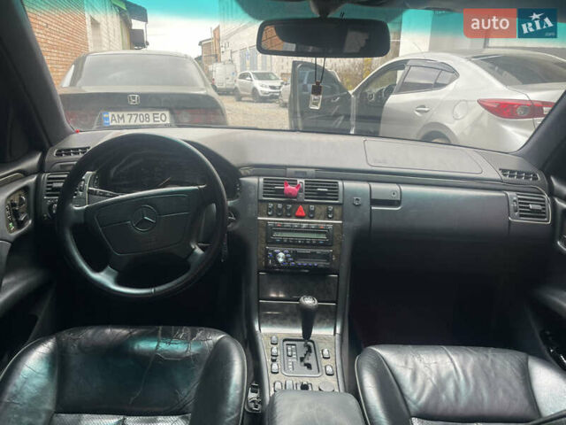 Серый Мерседес Е-Класс, объемом двигателя 3.2 л и пробегом 380 тыс. км за 2750 $, фото 32 на Automoto.ua