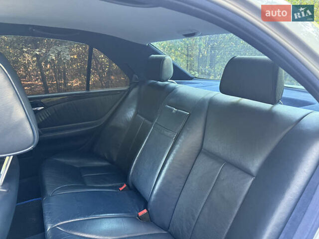 Сірий Мерседес Е-Клас, об'ємом двигуна 3.2 л та пробігом 353 тис. км за 6000 $, фото 53 на Automoto.ua