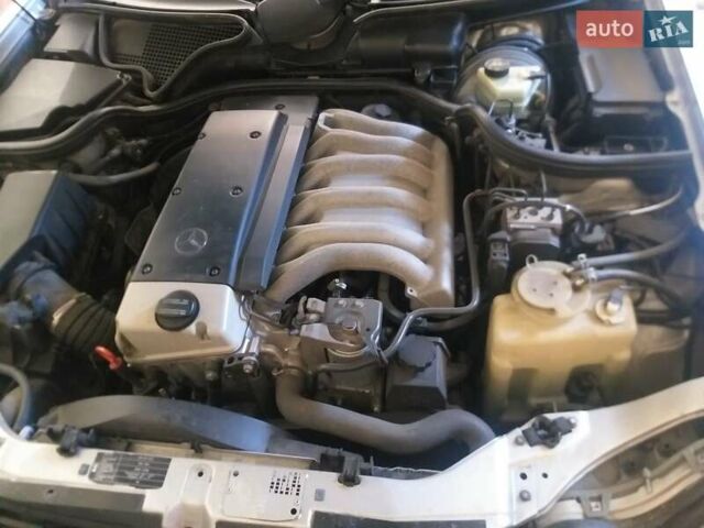 Серый Мерседес Е-Класс, объемом двигателя 2.9 л и пробегом 375 тыс. км за 5000 $, фото 2 на Automoto.ua