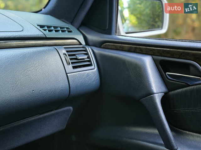 Сірий Мерседес Е-Клас, об'ємом двигуна 3.2 л та пробігом 353 тис. км за 6000 $, фото 64 на Automoto.ua