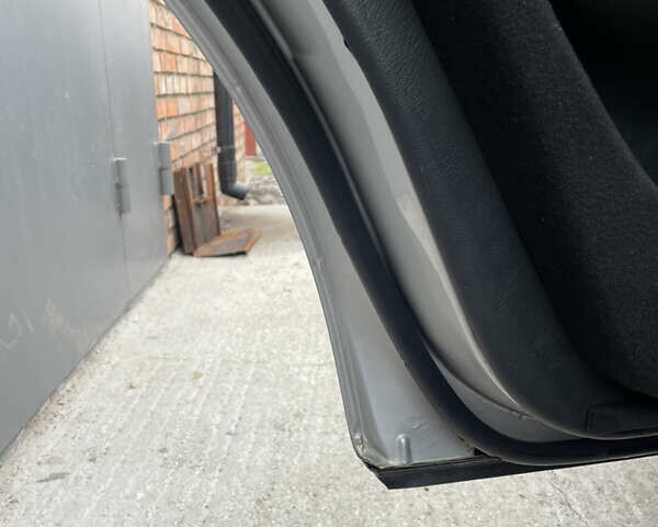 Серый Мерседес Е-Класс, объемом двигателя 3.2 л и пробегом 380 тыс. км за 2750 $, фото 25 на Automoto.ua