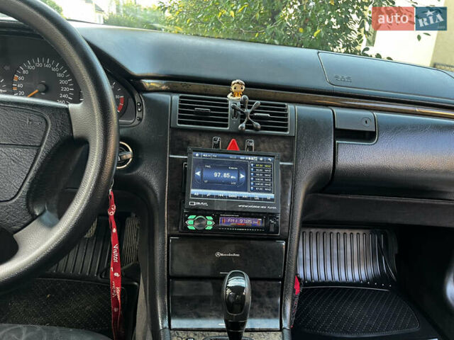 Сірий Мерседес Е-Клас, об'ємом двигуна 2.5 л та пробігом 373 тис. км за 3650 $, фото 16 на Automoto.ua