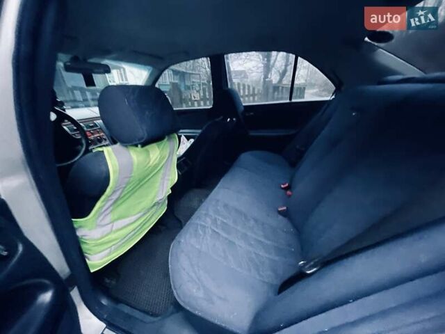 Сірий Мерседес Е-Клас, об'ємом двигуна 2.4 л та пробігом 460 тис. км за 2700 $, фото 5 на Automoto.ua