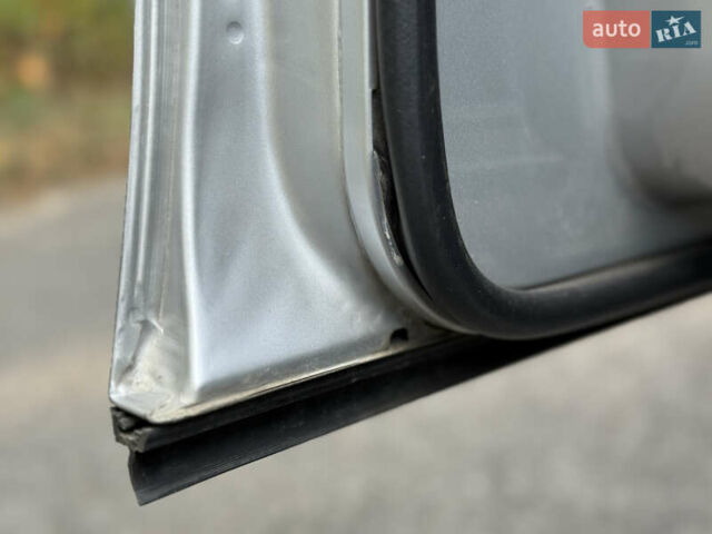 Сірий Мерседес Е-Клас, об'ємом двигуна 3.2 л та пробігом 353 тис. км за 6000 $, фото 34 на Automoto.ua