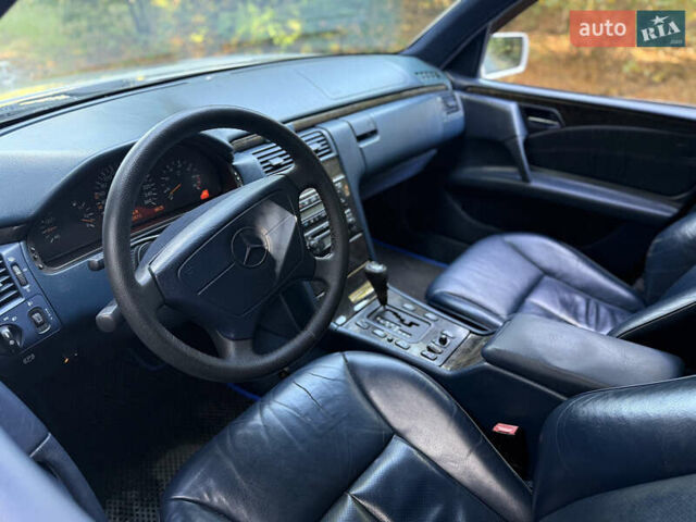 Сірий Мерседес Е-Клас, об'ємом двигуна 3.2 л та пробігом 353 тис. км за 6000 $, фото 46 на Automoto.ua