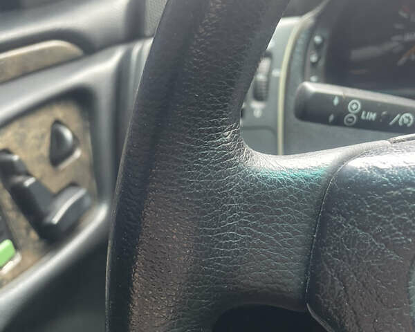 Серый Мерседес Е-Класс, объемом двигателя 3.2 л и пробегом 380 тыс. км за 2750 $, фото 34 на Automoto.ua