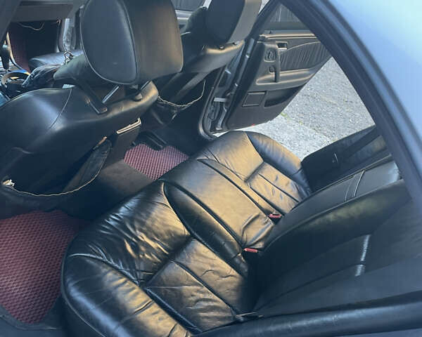 Серый Мерседес Е-Класс, объемом двигателя 3.2 л и пробегом 375 тыс. км за 2700 $, фото 14 на Automoto.ua