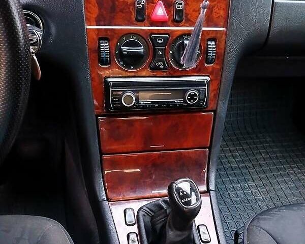 Сірий Мерседес Е-Клас, об'ємом двигуна 2.8 л та пробігом 450 тис. км за 1500 $, фото 7 на Automoto.ua