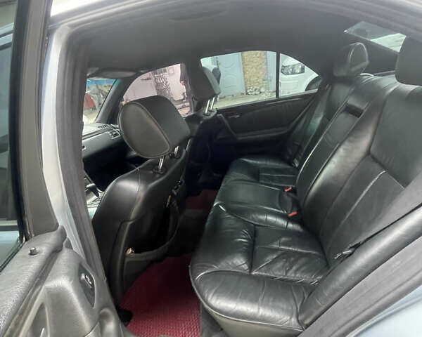 Серый Мерседес Е-Класс, объемом двигателя 3.2 л и пробегом 380 тыс. км за 2750 $, фото 29 на Automoto.ua