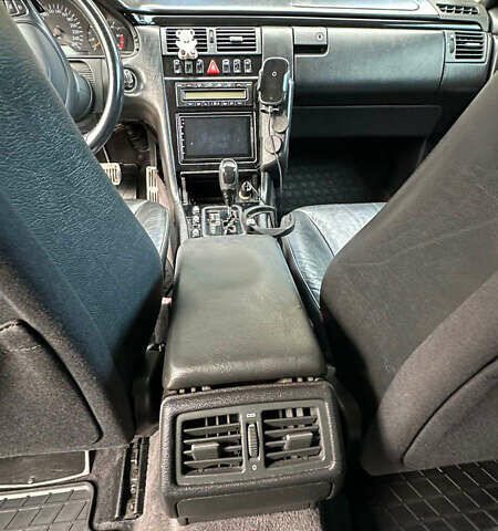 Сірий Мерседес Е-Клас, об'ємом двигуна 3 л та пробігом 382 тис. км за 5000 $, фото 38 на Automoto.ua