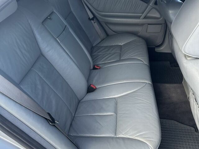 Серый Мерседес Е-Класс, объемом двигателя 4.3 л и пробегом 300 тыс. км за 4300 $, фото 5 на Automoto.ua