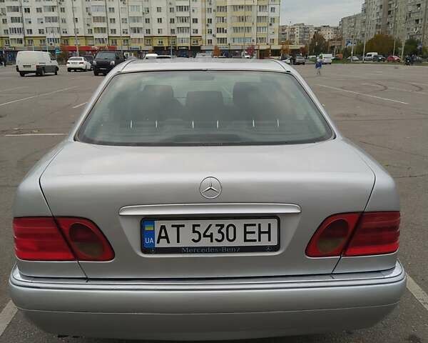 Серый Мерседес Е-Класс, объемом двигателя 2.5 л и пробегом 411 тыс. км за 4200 $, фото 6 на Automoto.ua