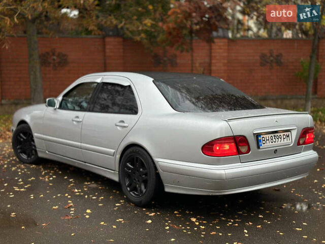 Сірий Мерседес Е-Клас, об'ємом двигуна 3 л та пробігом 382 тис. км за 5000 $, фото 5 на Automoto.ua