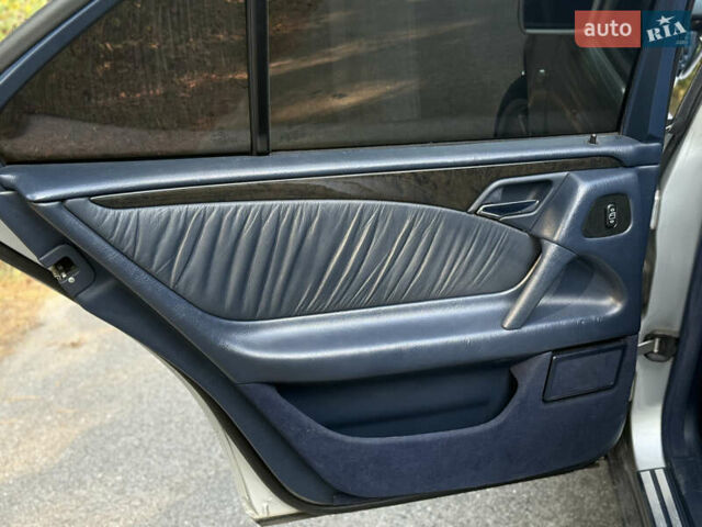 Сірий Мерседес Е-Клас, об'ємом двигуна 3.2 л та пробігом 353 тис. км за 6000 $, фото 55 на Automoto.ua
