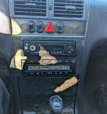 Сірий Мерседес Е-Клас, об'ємом двигуна 3.2 л та пробігом 420 тис. км за 3200 $, фото 15 на Automoto.ua