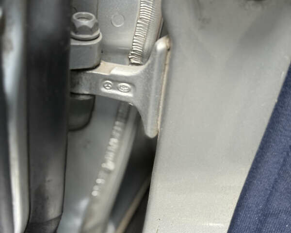 Сірий Мерседес Е-Клас, об'ємом двигуна 3.2 л та пробігом 353 тис. км за 6000 $, фото 38 на Automoto.ua