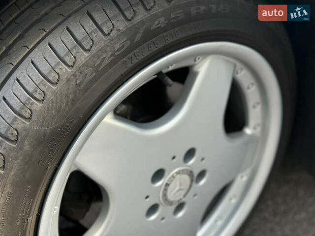 Сірий Мерседес Е-Клас, об'ємом двигуна 3.2 л та пробігом 353 тис. км за 6000 $, фото 32 на Automoto.ua