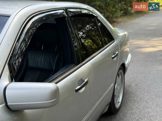 Сірий Мерседес Е-Клас, об'ємом двигуна 3.2 л та пробігом 353 тис. км за 6000 $, фото 17 на Automoto.ua