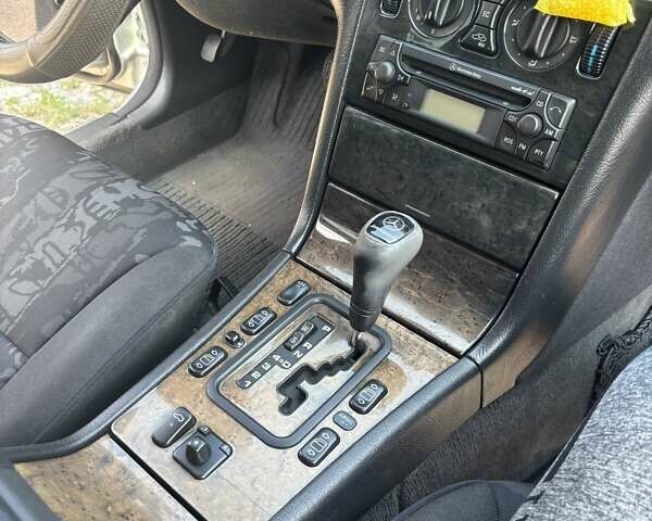 Серый Мерседес Е-Класс, объемом двигателя 2.4 л и пробегом 257 тыс. км за 3500 $, фото 8 на Automoto.ua