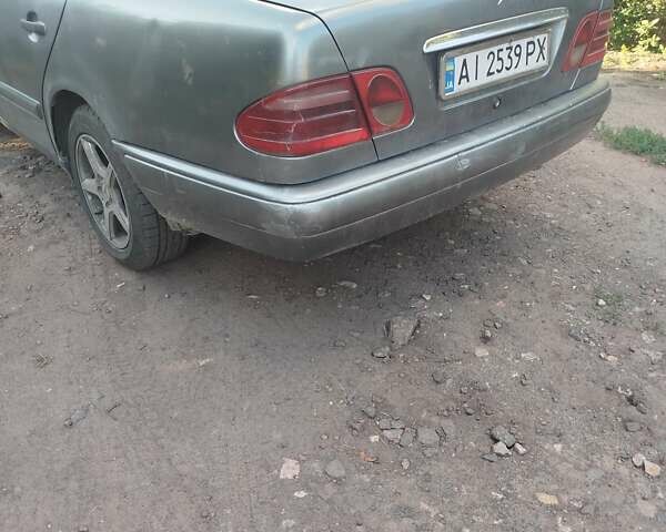 Сірий Мерседес Е-Клас, об'ємом двигуна 2.16 л та пробігом 585 тис. км за 2500 $, фото 5 на Automoto.ua