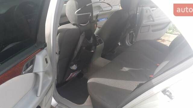 Серый Мерседес Е-Класс, объемом двигателя 2.2 л и пробегом 262 тыс. км за 5000 $, фото 14 на Automoto.ua