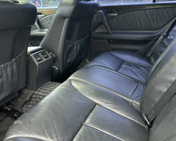 Сірий Мерседес Е-Клас, об'ємом двигуна 2.8 л та пробігом 350 тис. км за 2700 $, фото 6 на Automoto.ua