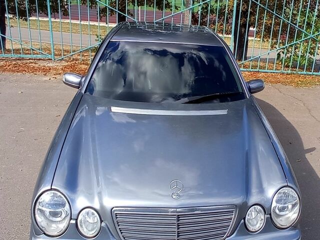 Серый Мерседес Е-Класс, объемом двигателя 2.8 л и пробегом 570 тыс. км за 3800 $, фото 4 на Automoto.ua