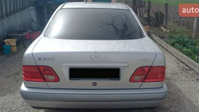 Серый Мерседес Е-Класс, объемом двигателя 2.2 л и пробегом 262 тыс. км за 5000 $, фото 4 на Automoto.ua