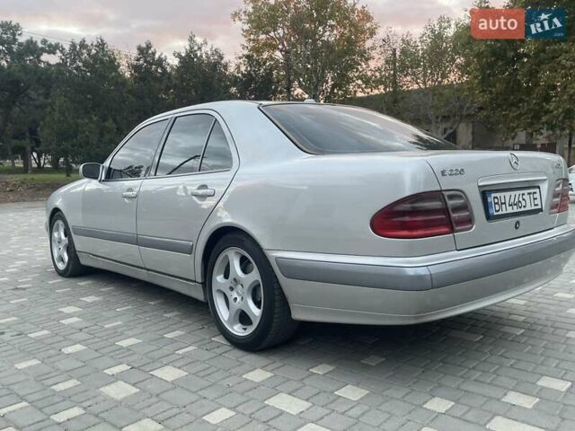Мерседес Е-Клас 1999 у Белгород-Днестровском на Automoto.ua Сірий Мерседес Е-Клас, об'ємом двигуна 2.1 л та пробігом 450 тис. км за 5100 $, фото 3 на Automoto.ua