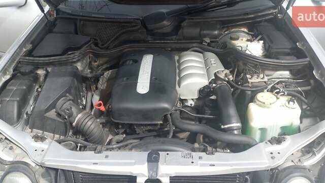 Серый Мерседес Е-Класс, объемом двигателя 2.2 л и пробегом 262 тыс. км за 5000 $, фото 9 на Automoto.ua