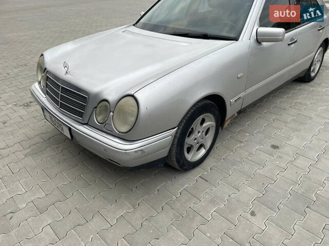 Мерседес Е-Класс 1999 в Тернополе на Automoto.ua Серый Мерседес Е-Класс, объемом двигателя 2.8 л и пробегом 290 тыс. км за 2900 $, фото 6 на Automoto.ua
