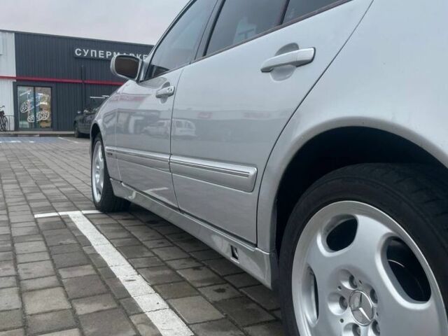 Серый Мерседес Е-Класс, объемом двигателя 3.2 л и пробегом 350 тыс. км за 5200 $, фото 4 на Automoto.ua