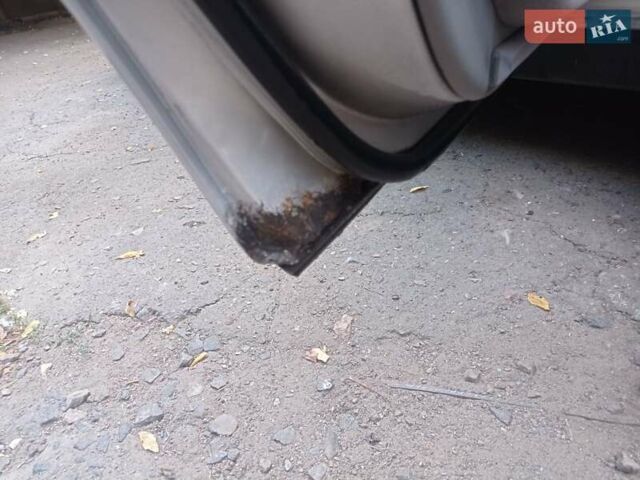 Сірий Мерседес Е-Клас, об'ємом двигуна 3 л та пробігом 412 тис. км за 3700 $, фото 16 на Automoto.ua