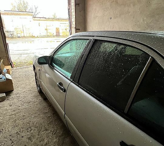 Серый Мерседес Е-Класс, объемом двигателя 2.2 л и пробегом 400 тыс. км за 3600 $, фото 4 на Automoto.ua