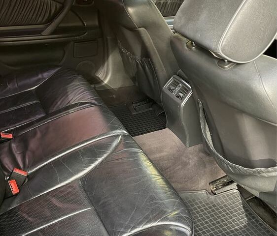 Мерседес Е-Клас 1999 у Львові на Automoto.ua Сірий Мерседес Е-Клас, об'ємом двигуна 2.2 л та пробігом 311 тис. км за 3850 $, фото 7 на Automoto.ua
