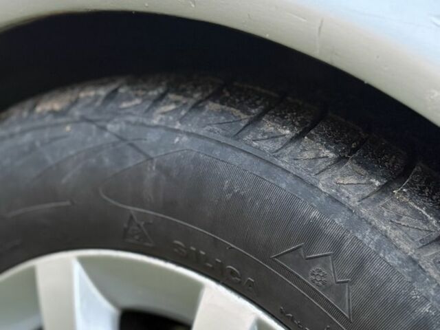 Серый Мерседес Е-Класс, объемом двигателя 2.7 л и пробегом 420 тыс. км за 4500 $, фото 11 на Automoto.ua