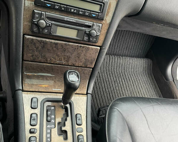 Мерседес Е-Класс 1999 в Тернополе на Automoto.ua Серый Мерседес Е-Класс, объемом двигателя 2.8 л и пробегом 290 тыс. км за 2900 $, фото 13 на Automoto.ua