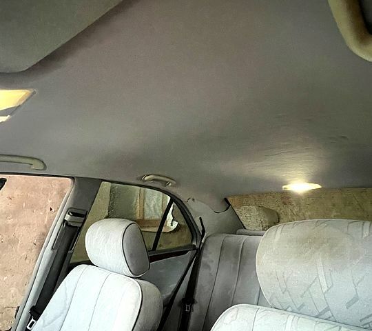 Серый Мерседес Е-Класс, объемом двигателя 2.2 л и пробегом 400 тыс. км за 3600 $, фото 2 на Automoto.ua