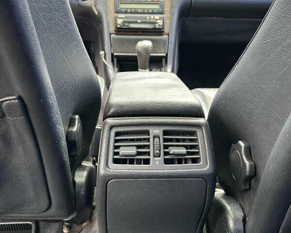 Сірий Мерседес Е-Клас, об'ємом двигуна 2.8 л та пробігом 350 тис. км за 2700 $, фото 9 на Automoto.ua