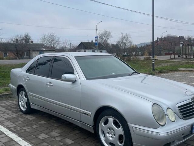 Серый Мерседес Е-Класс, объемом двигателя 3.2 л и пробегом 350 тыс. км за 5200 $, фото 1 на Automoto.ua