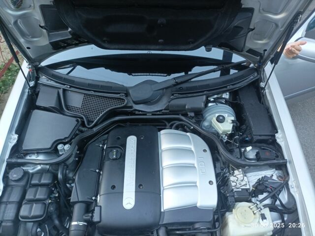 Серый Мерседес Е-Класс, объемом двигателя 2.1 л и пробегом 305 тыс. км за 7647 $, фото 7 на Automoto.ua