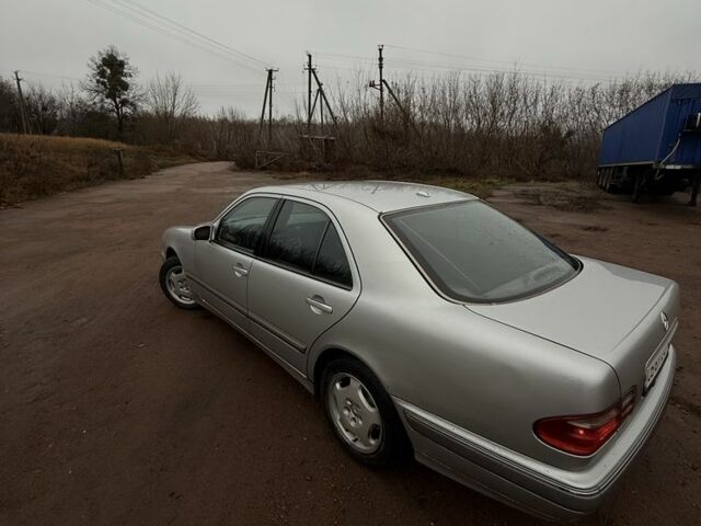 Сірий Мерседес Е-Клас, об'ємом двигуна 2.7 л та пробігом 280 тис. км за 5999 $, фото 4 на Automoto.ua