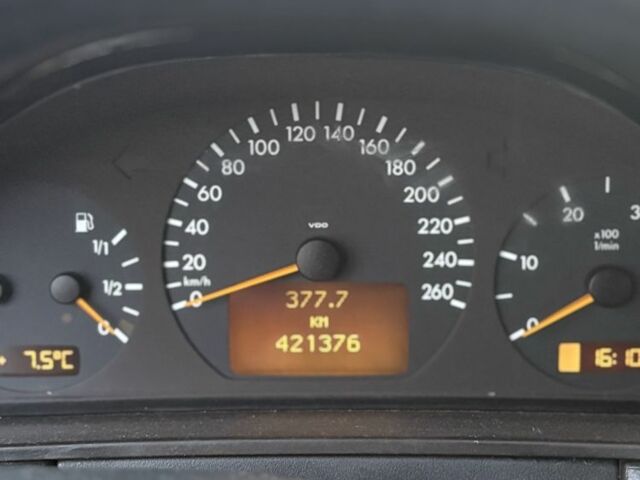 Серый Мерседес Е-Класс, объемом двигателя 2.7 л и пробегом 420 тыс. км за 4500 $, фото 8 на Automoto.ua