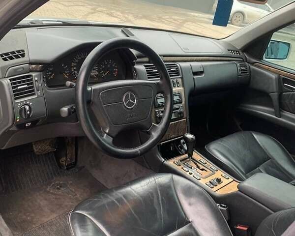 Сірий Мерседес Е-Клас, об'ємом двигуна 2.8 л та пробігом 250 тис. км за 2700 $, фото 6 на Automoto.ua